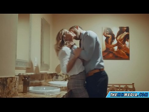 ❤️ Kad te prsata plavuša zavede u javnom toaletu ☑ Ruski porno na bs.gayasianporn.ru ️❤